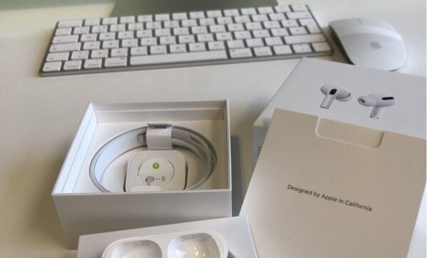 هدفون بی‌ سیم دوگوش مدل AirPods Pro دارای محفظه شارژ و نگهداری